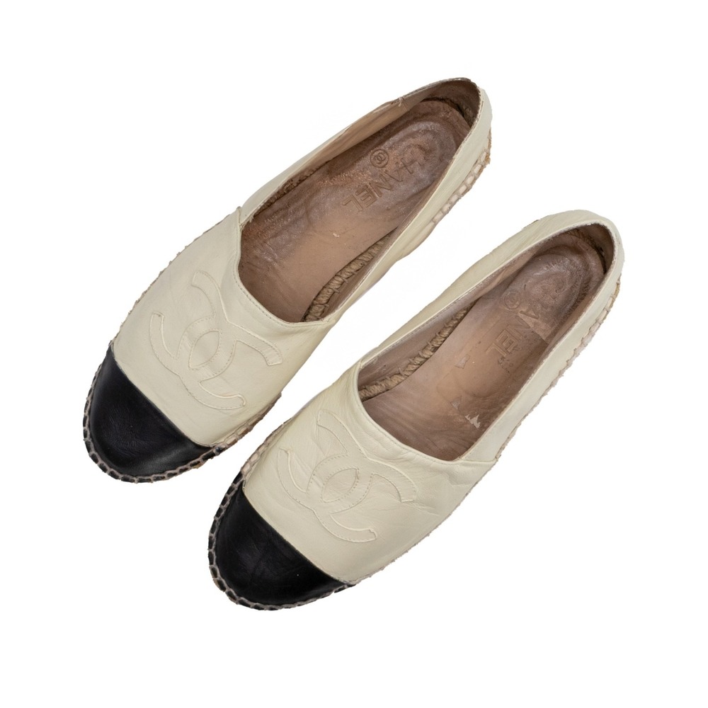 Chanel‎ CC Logo Espadrilles Flats Cream Black Leather Cap Toe EU 40 / 9 US